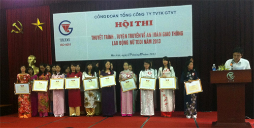 


Ban hành kế hoạch hành động tăng cường cán bộ nữ trong các cơ quan.đơn vi doanh nghiệp trực thuộc Bộ giao thông vận tải

Ban hành kế hoạch hành động tăng cường cán bộ nữ trong các cơ quan.đơn 